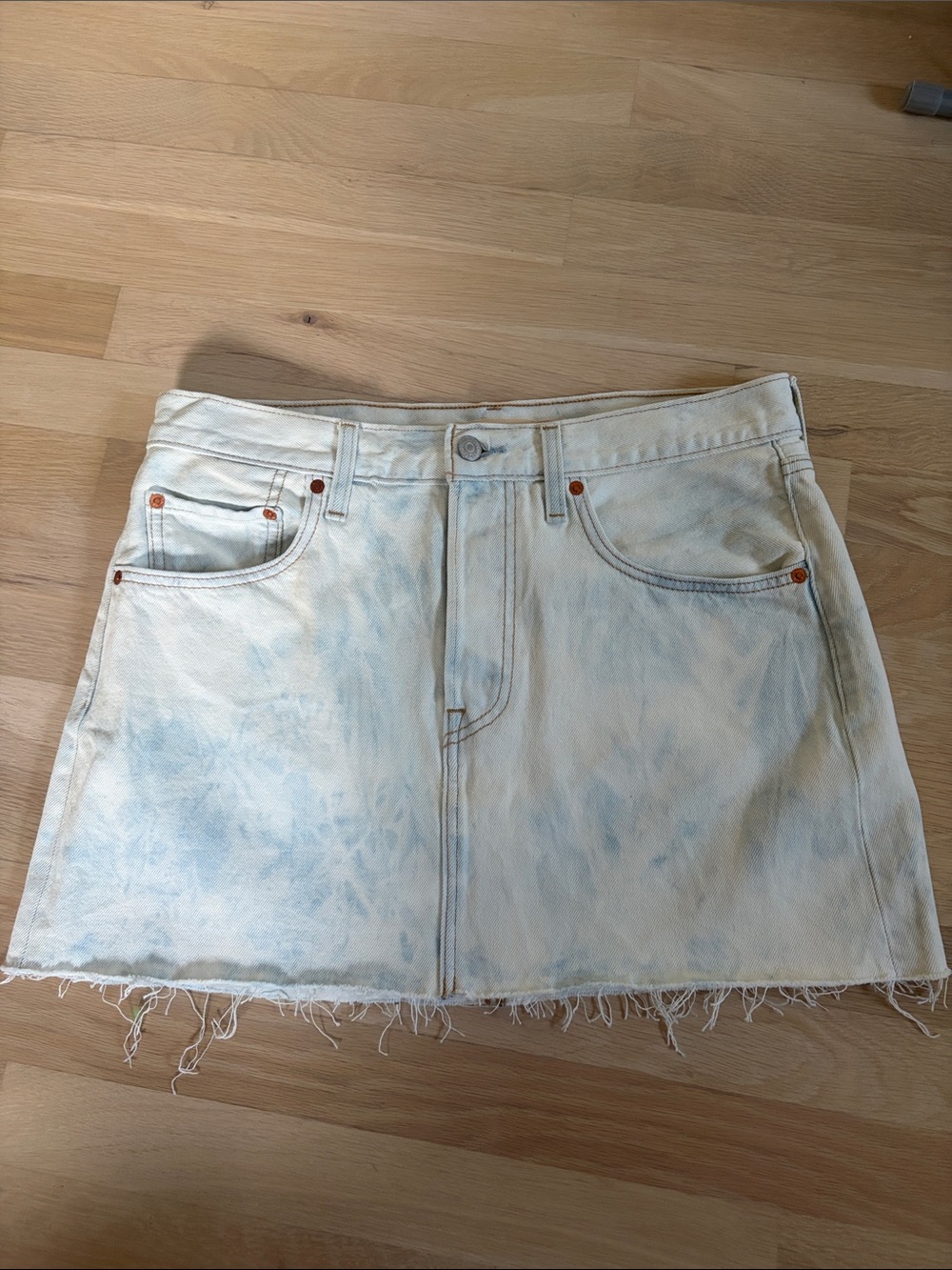 Levi’s Premium Icon Skirt